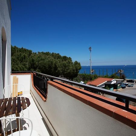 La Finestra Sul Mare Bed & Breakfast Letojanni Exterior photo